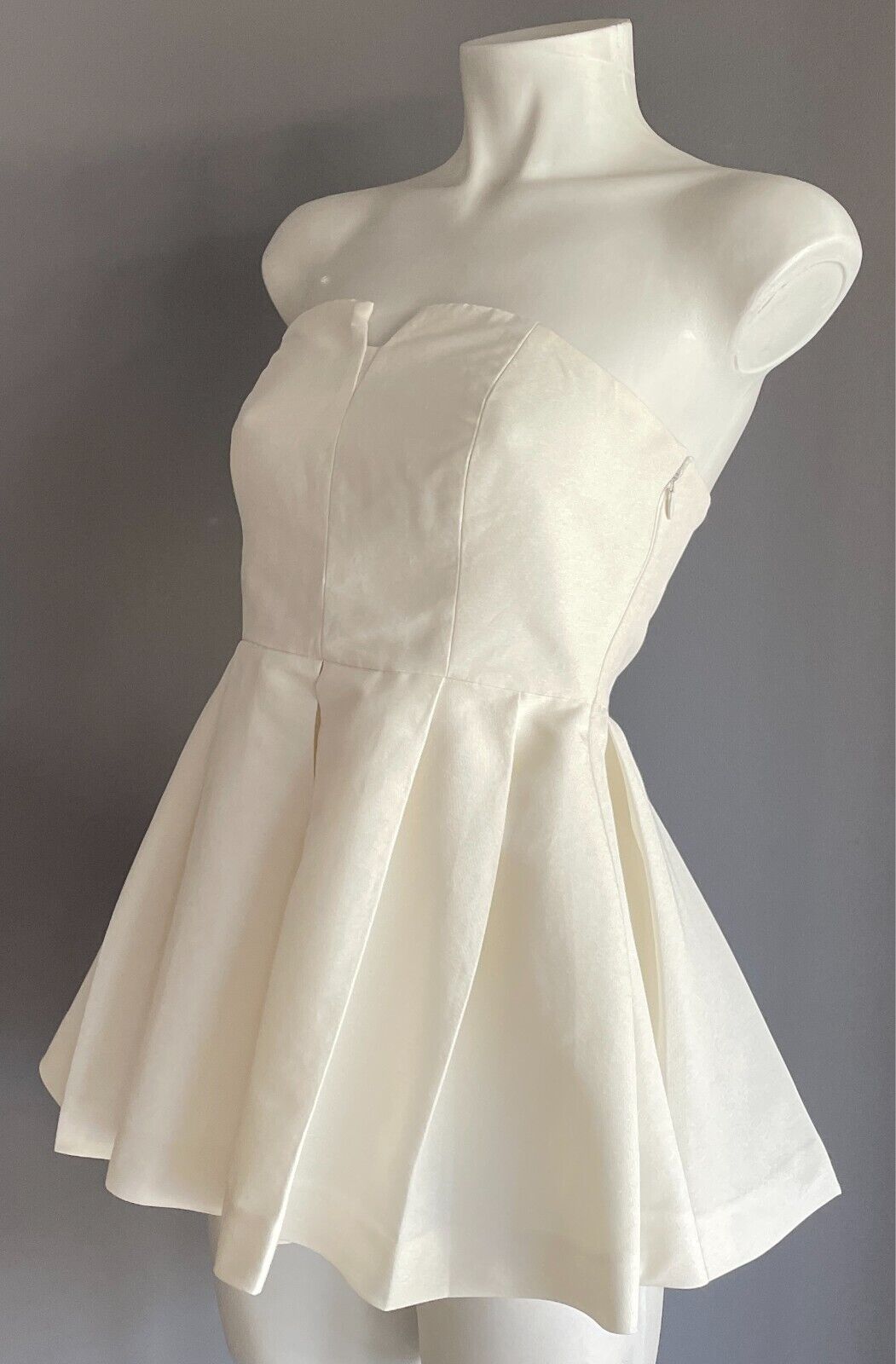 ELIZABETH AND JAMES " Jill " Top Off White Strapless Pleated Peplum Size 2 AU 8
