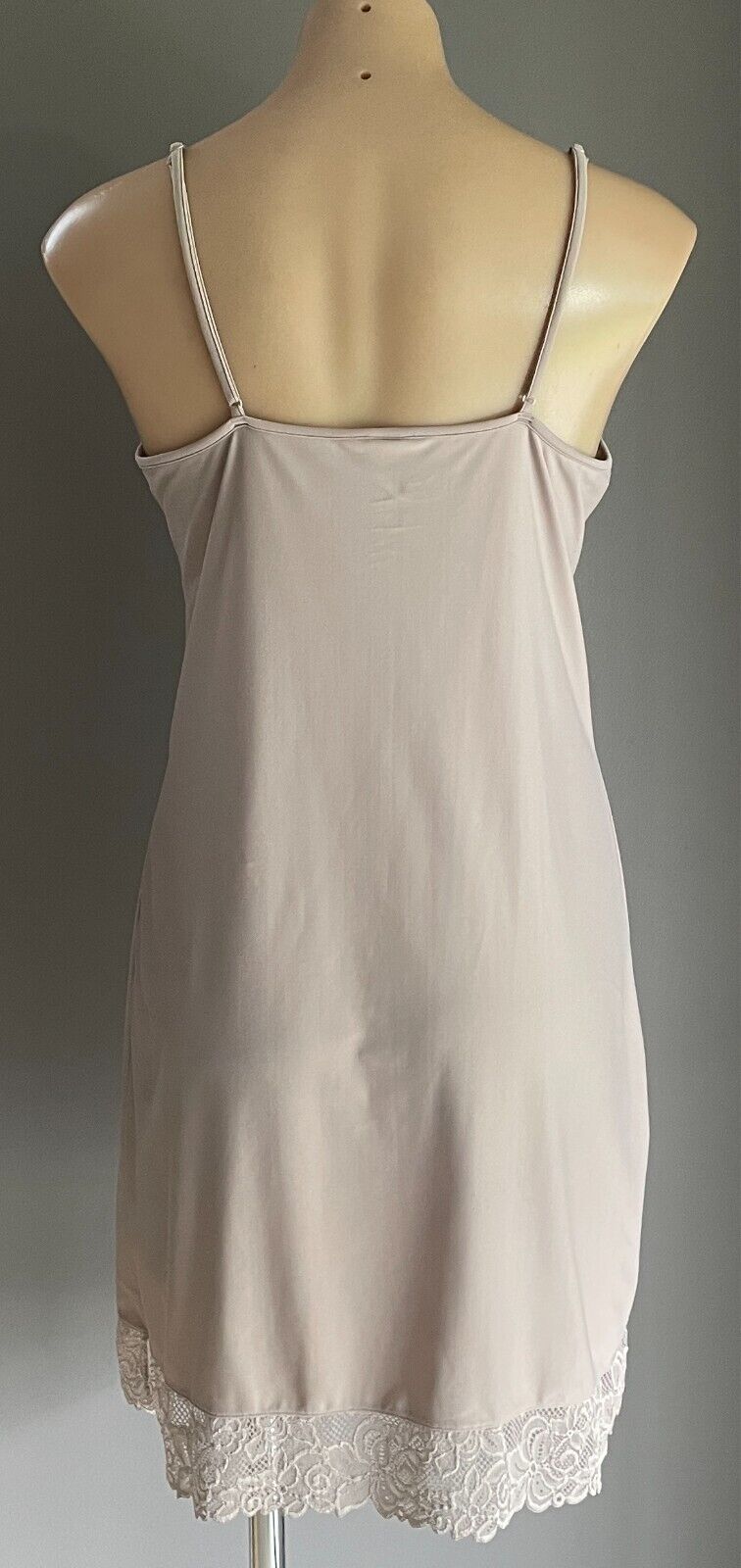 Chemise Taupe Adjustable Straps Lace Trim Size 16 Smooth Soft Stretch Fabric