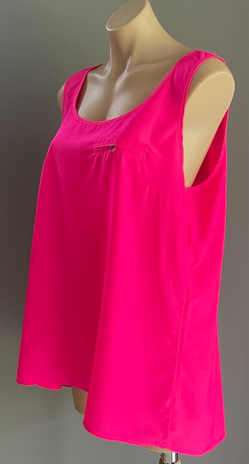 NOW Neon Pink Sleeveless Cami Size 18 Faux Chest Pocket Hi-Lo