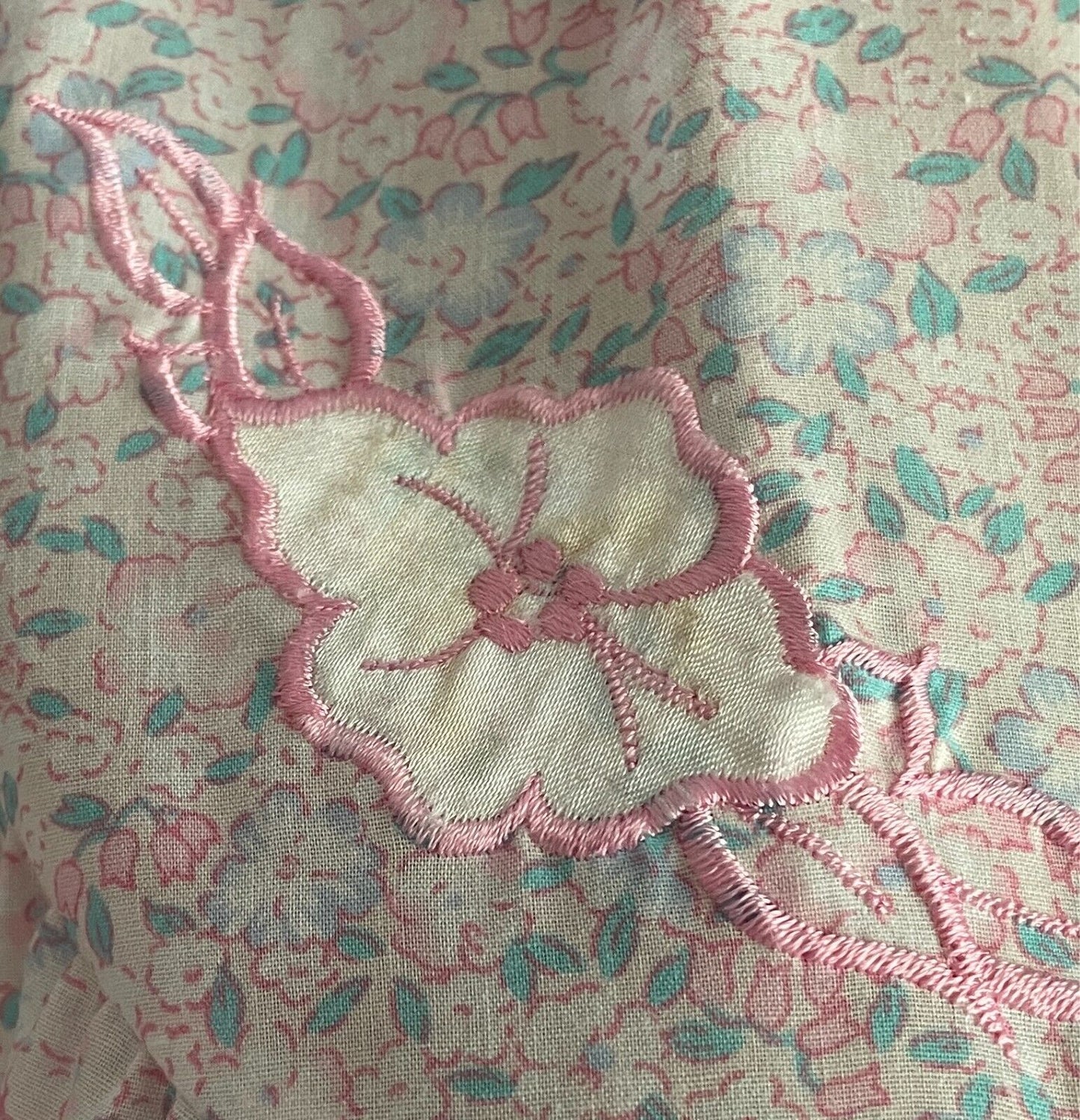 LYN MAID Nightie Multicolour Floral Poly Cotton Short Sleeves Size 16 Embroidery