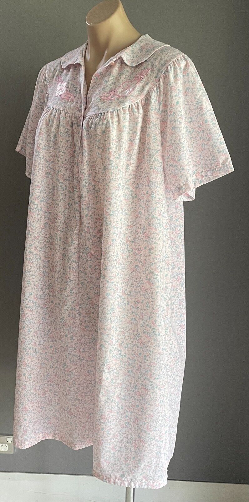 LYN MAID Nightie Multicolour Floral Poly Cotton Short Sleeves Size 16 Embroidery