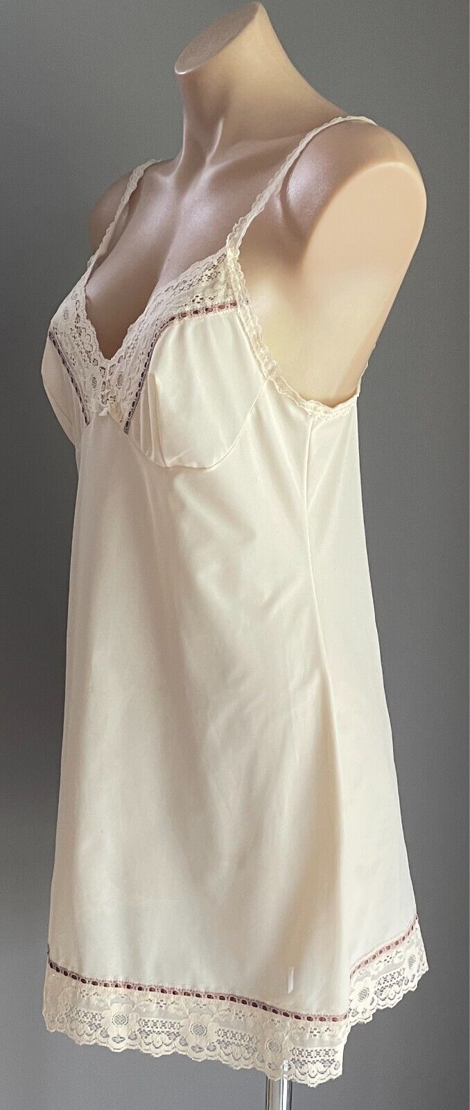DIAMOND CUT Petticoat Beige With Lace Trim Bri-Nylon Full Slip Size 16 Vintage
