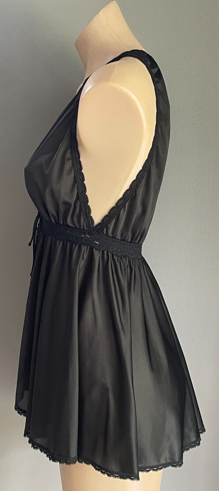 NOVITA Chemise BabyDoll Black With Lace Trim Sleeveless Size 14 Nylon Sexy