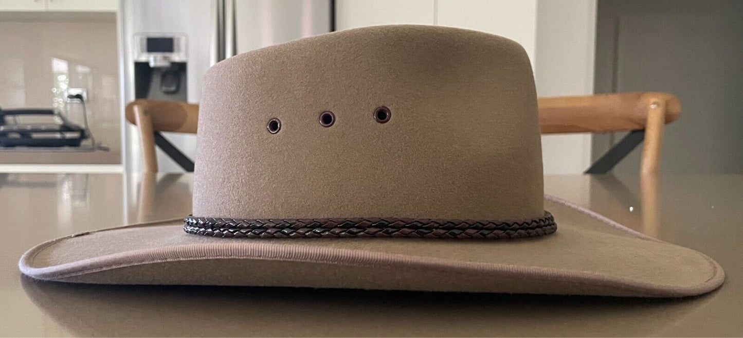 THE AUSSIE HAT CO. Akubra Bushmans Hat Camel Pure Fur Felt Leather Sze S 54/55cm
