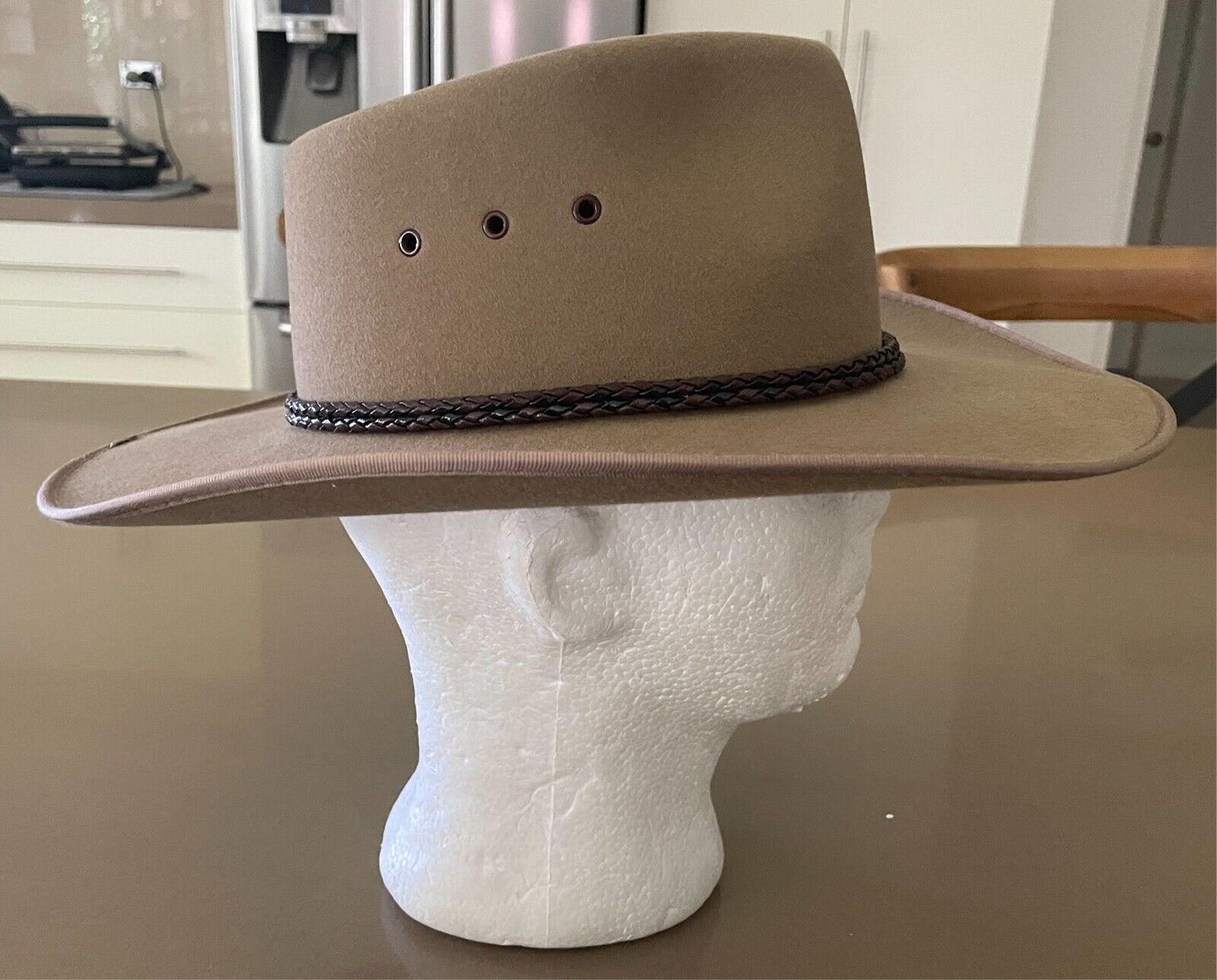 THE AUSSIE HAT CO. Akubra Bushmans Hat Camel Pure Fur Felt Leather Sze S 54/55cm