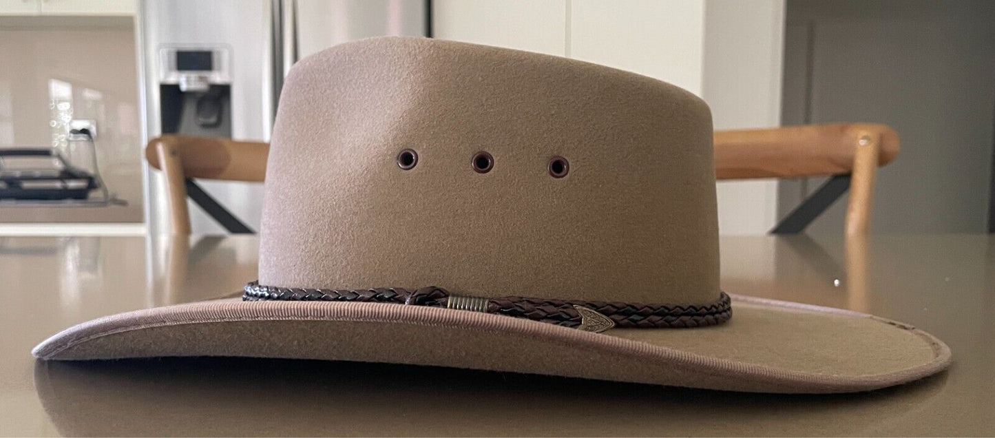 THE AUSSIE HAT CO. Akubra Bushmans Hat Camel Pure Fur Felt Leather Sze S 54/55cm