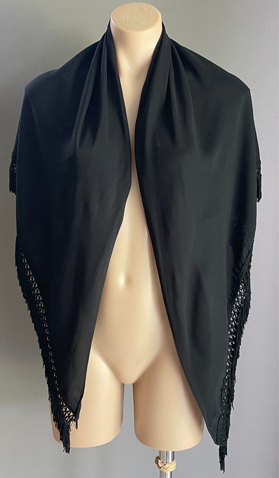 TRIANGLE SHAWL Wrap w Fringe Hem Black Scarf Fit Size 10 - 14 NEW Vintage