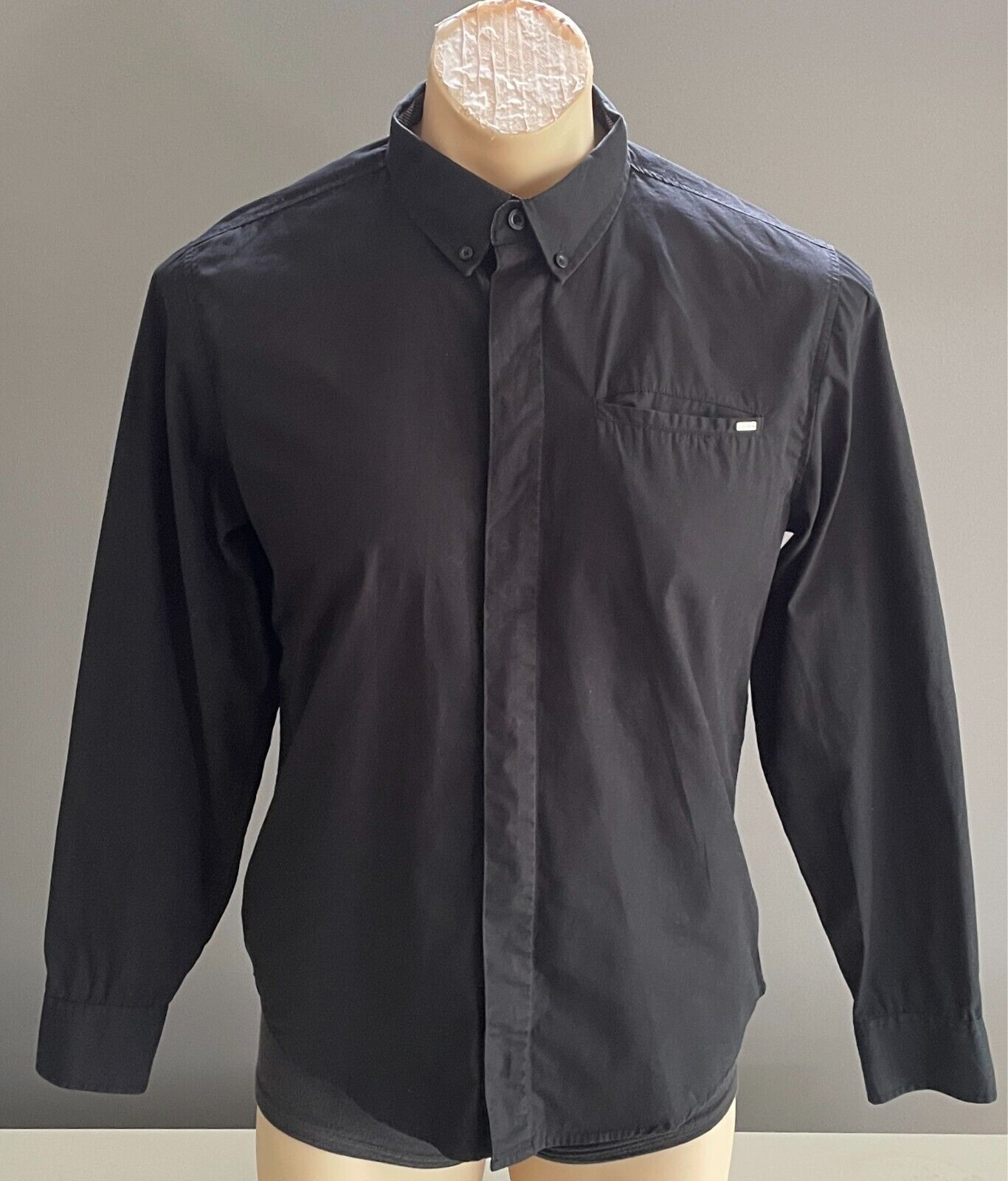VOLCOM Black Shirt Size S Button Front Long Sleeve Button Down Collar