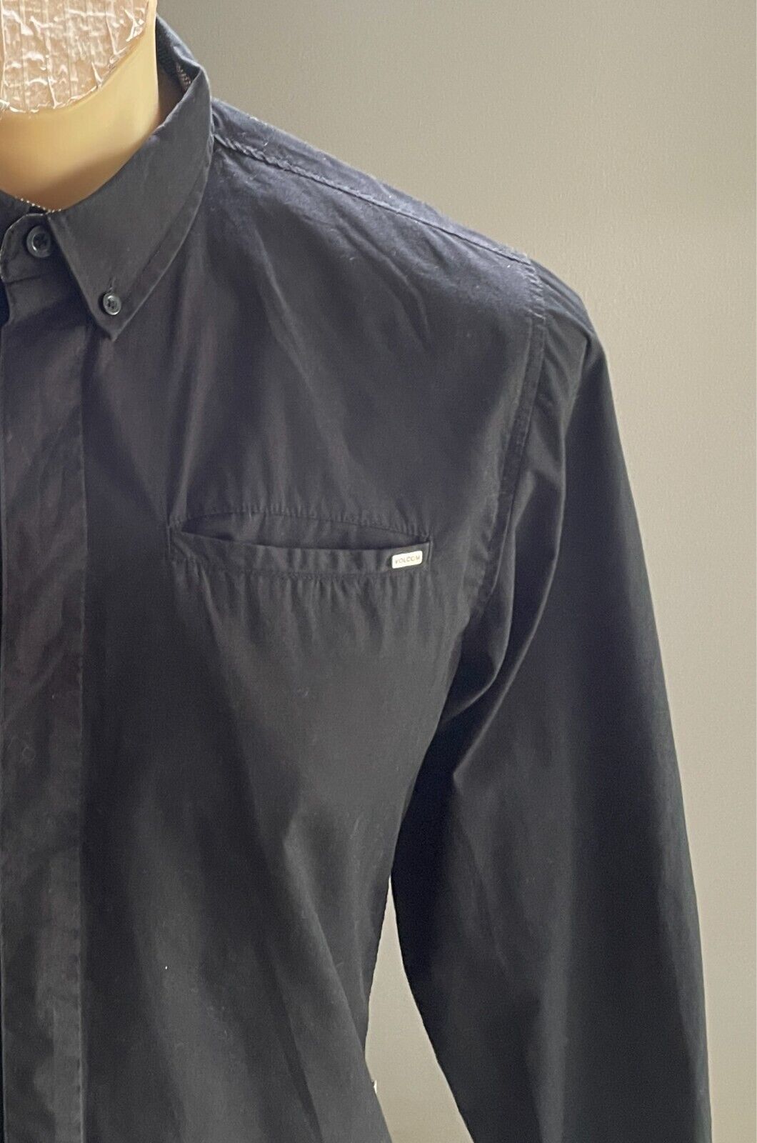 VOLCOM Black Shirt Size S Button Front Long Sleeve Button Down Collar