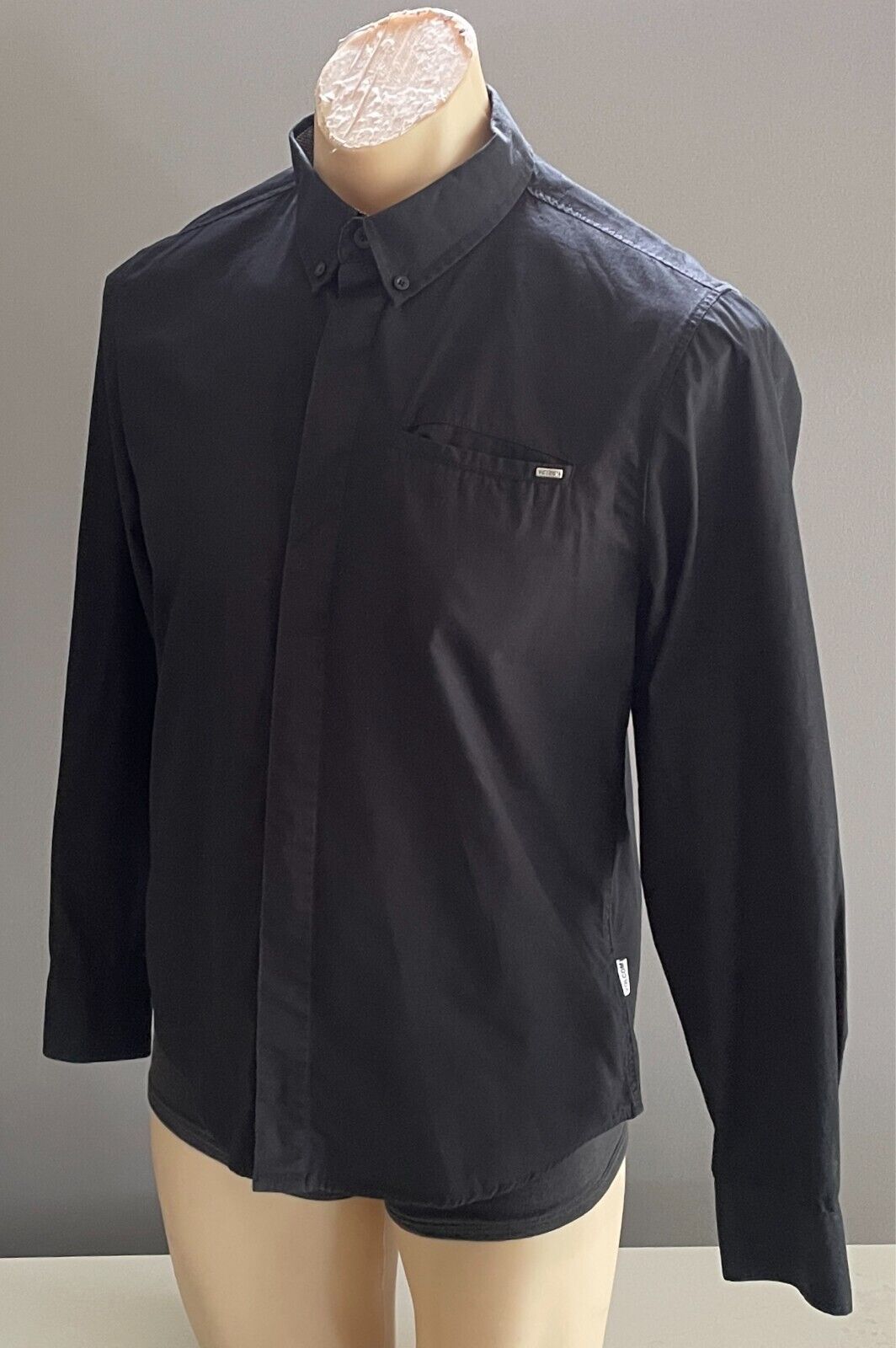 VOLCOM Black Shirt Size S Button Front Long Sleeve Button Down Collar