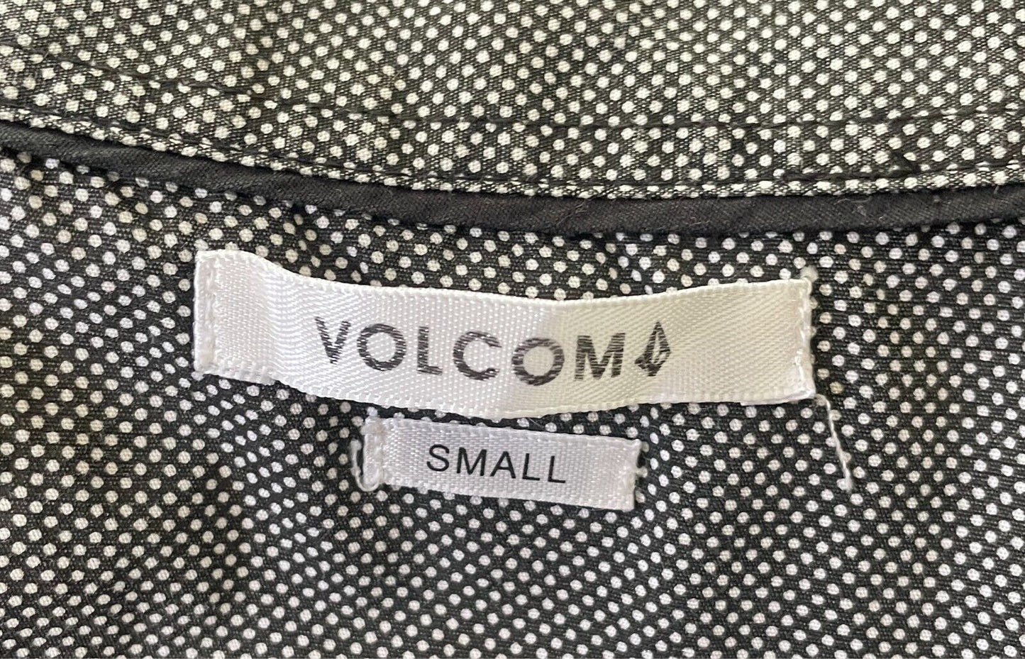 VOLCOM Black Shirt Size S Button Front Long Sleeve Button Down Collar