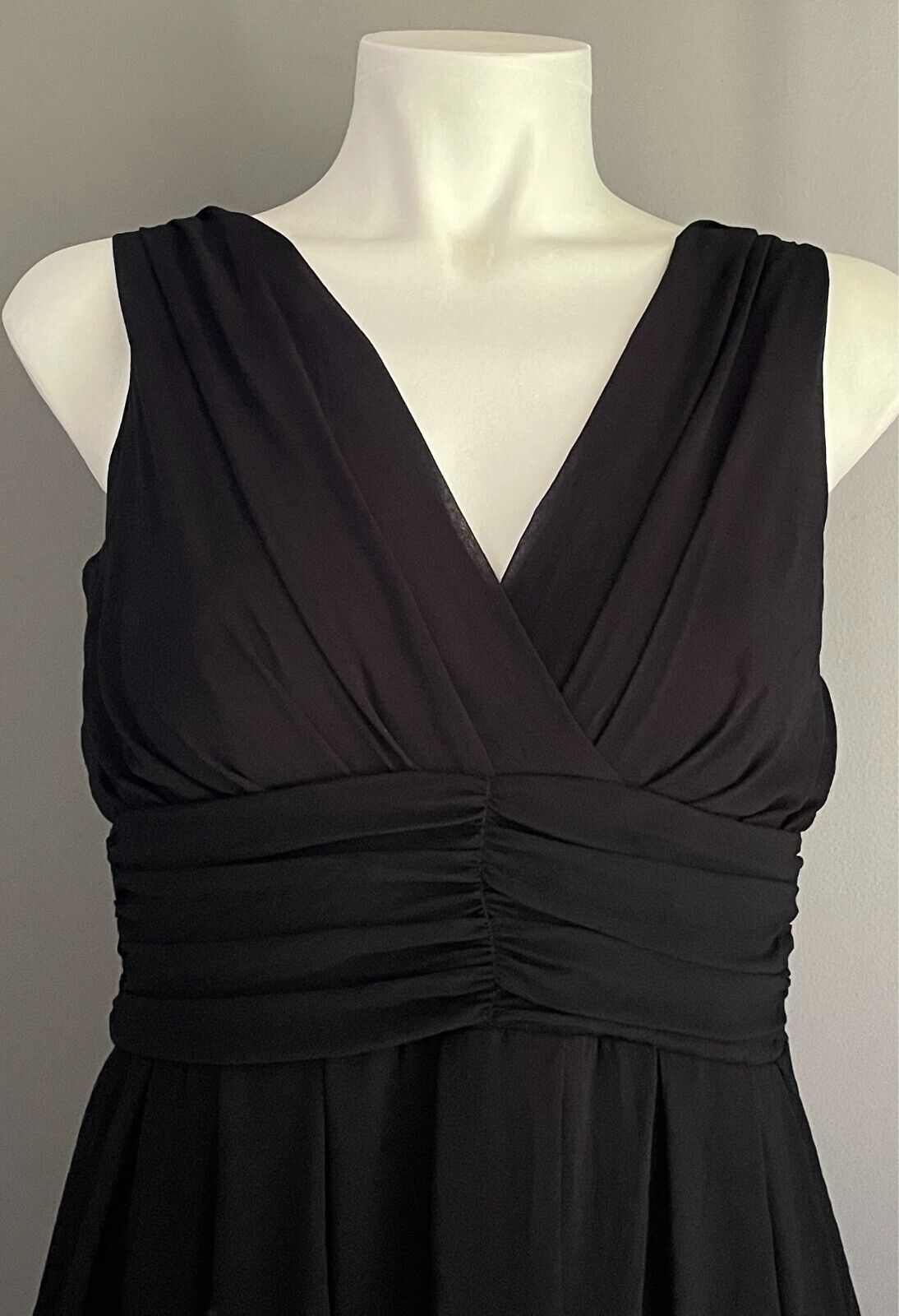 JV SELECTION Black Dress Sheath Sleeveless Size 8 V-Neck Lined Short Length