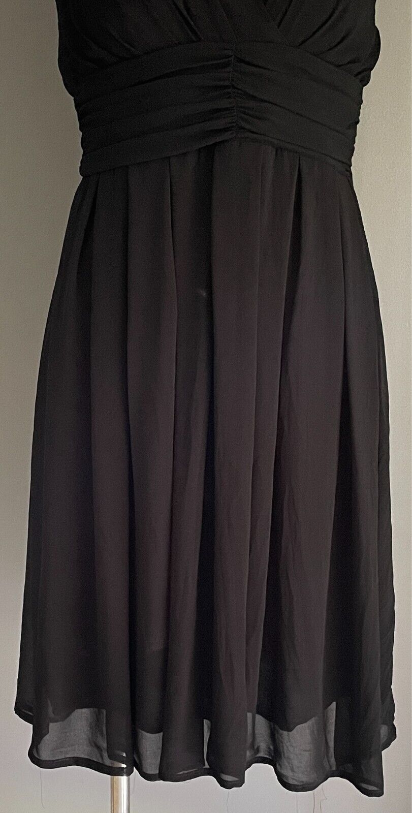 JV SELECTION Black Dress Sheath Sleeveless Size 8 V-Neck Lined Short Length