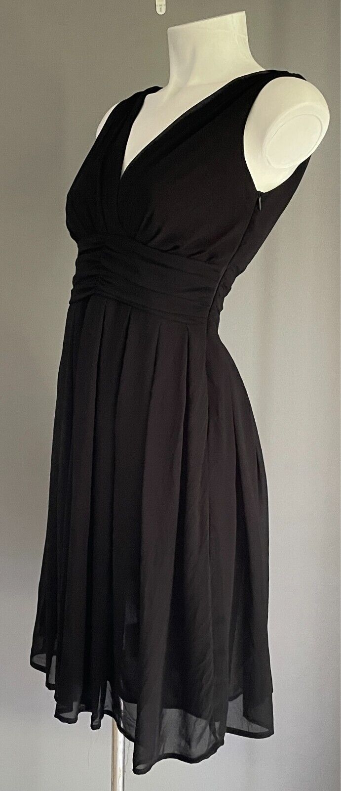 JV SELECTION Black Dress Sheath Sleeveless Size 8 V-Neck Lined Short Length