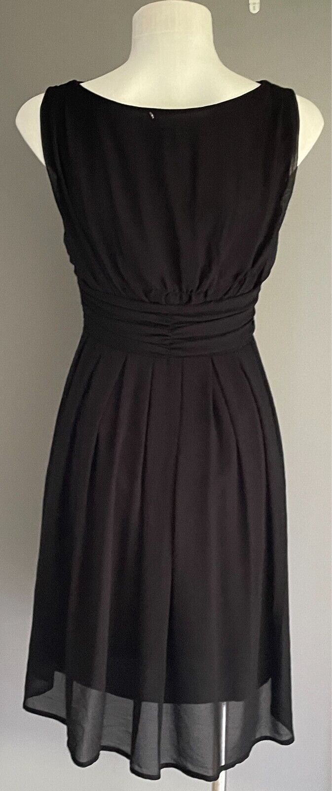 JV SELECTION Black Dress Sheath Sleeveless Size 8 V-Neck Lined Short Length