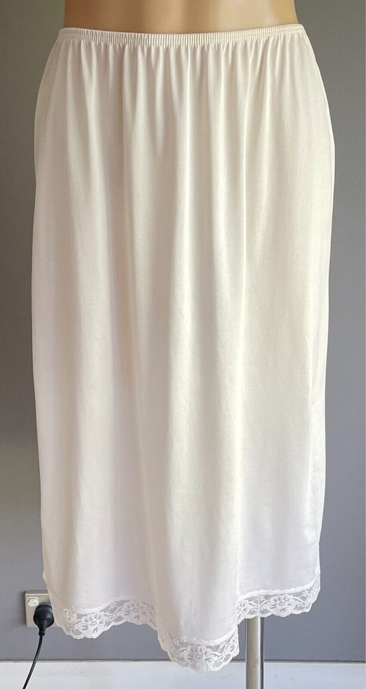 RITZ by HICKORY Half Slip White Nylon Elastic Waist Size 16 Lace Hem Vintage