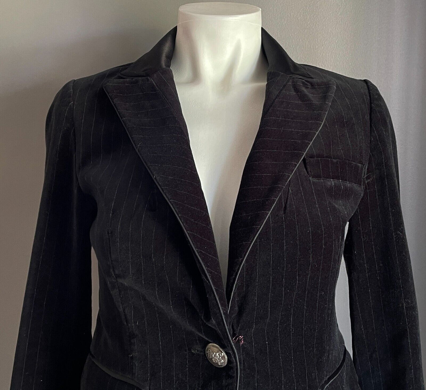 the DAY'S Black Self Stripe Velour Long Sleeve Single Breasted Blazer Size 6 8