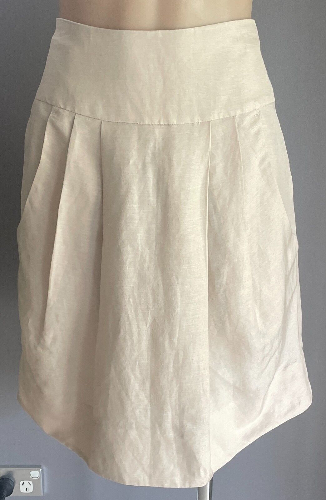 COUNTRY ROAD Skirt Champagne Colour Linen Silk Blend Size 10 Pleat Front Pockets