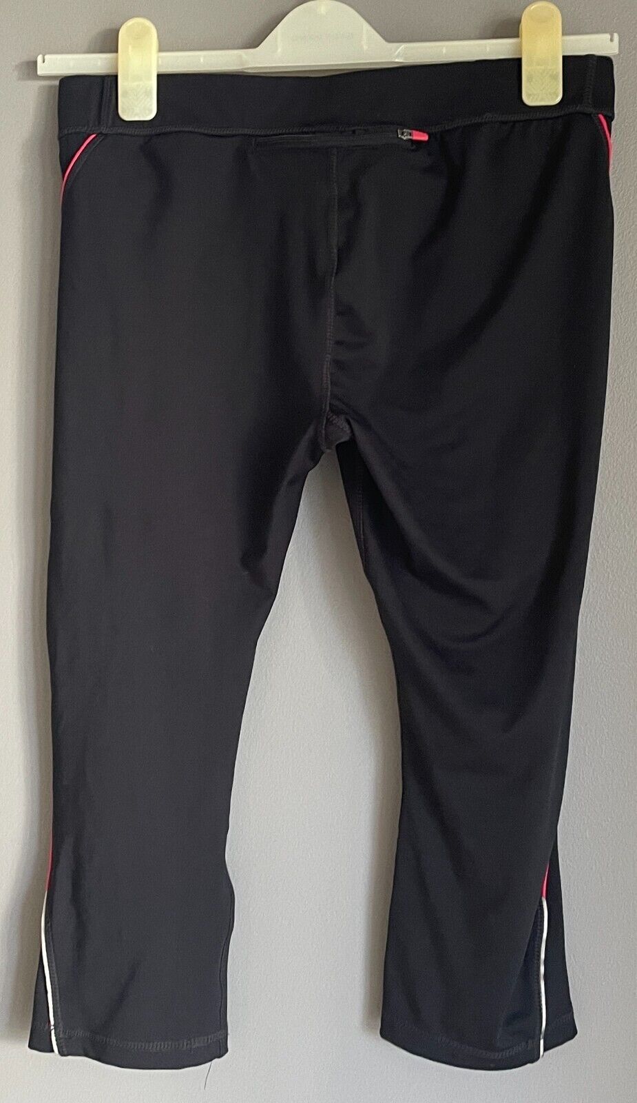 ATMOSPHERE WORKOUT Leggings Gym Black Hot Pink Trim 3/4 Run Acfivewear Pants 12