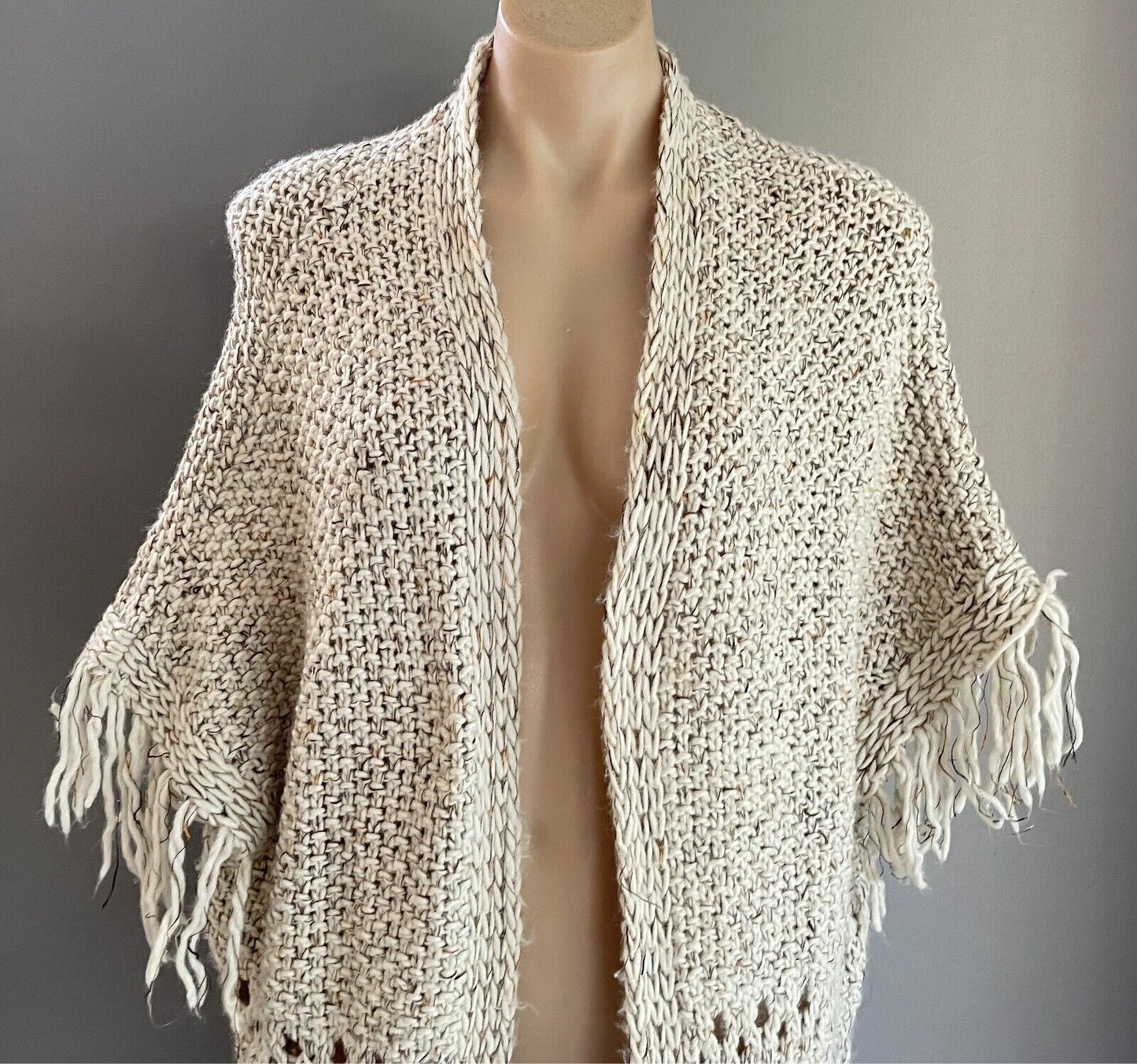 ATMOSPHERE Chunky Knit Cardigan Short Sleeve Fringe Trim Size S Beige Relaxed
