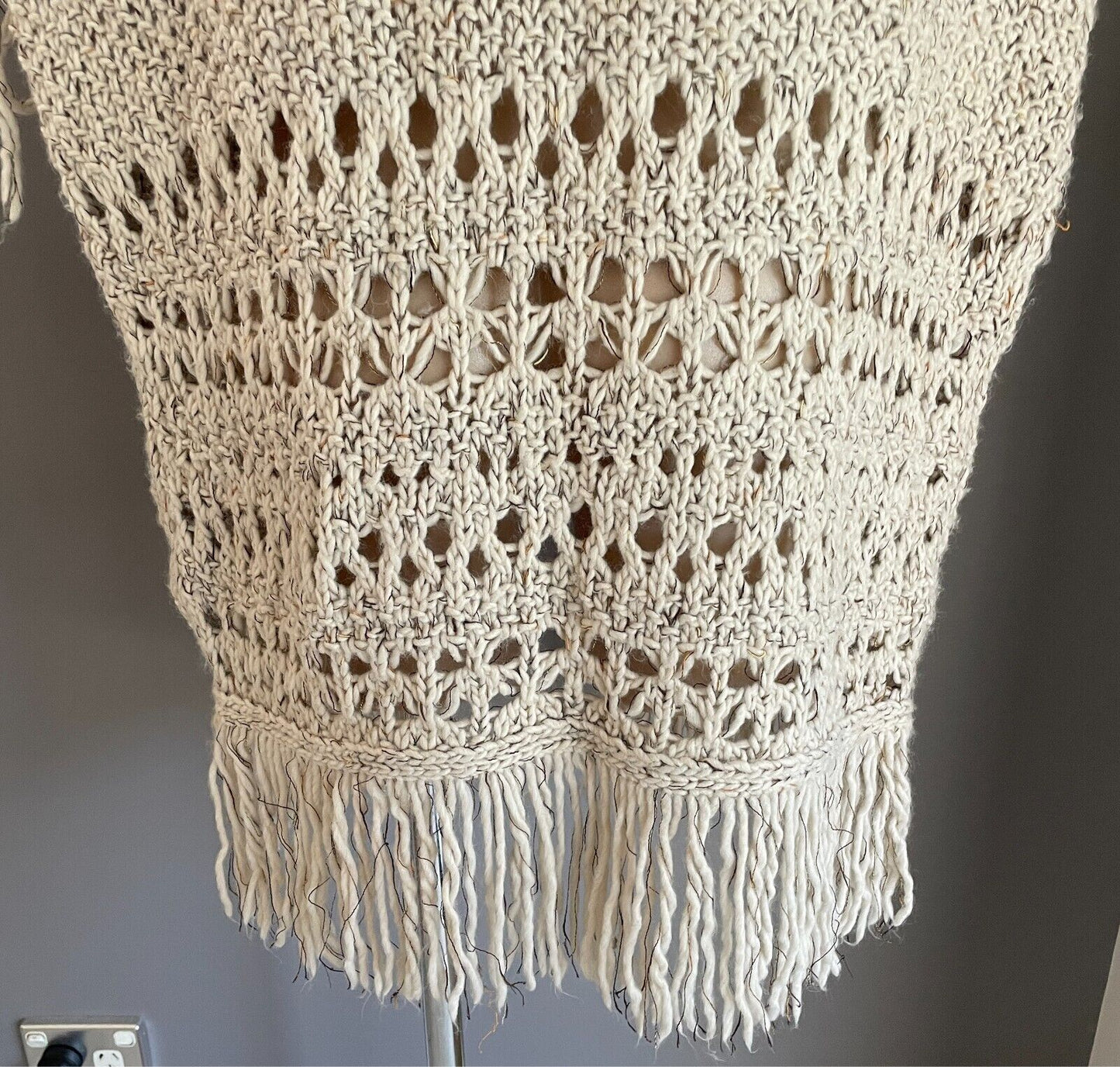 ATMOSPHERE Chunky Knit Cardigan Short Sleeve Fringe Trim Size S Beige Relaxed