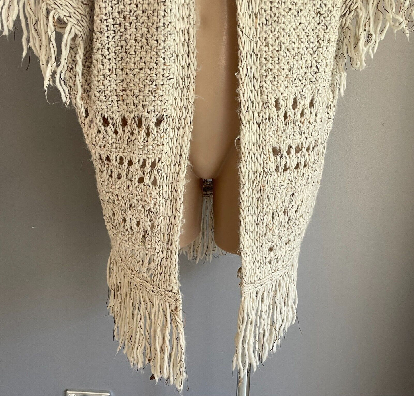 ATMOSPHERE Chunky Knit Cardigan Short Sleeve Fringe Trim Size S Beige Relaxed