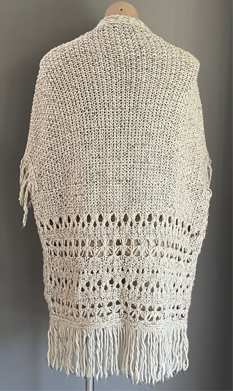 ATMOSPHERE Chunky Knit Cardigan Short Sleeve Fringe Trim Size S Beige Relaxed