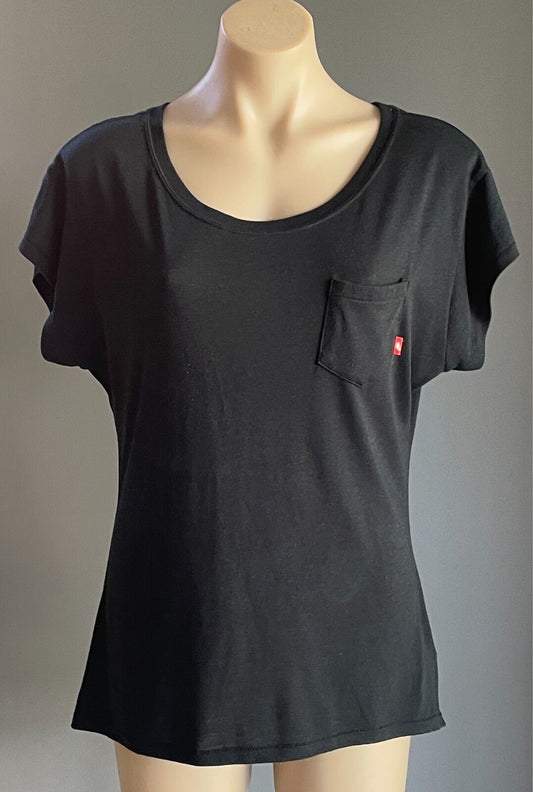 NIKE Black Activewear T-Shirt Top Short Sleeve Top Pocket At Chest Size M