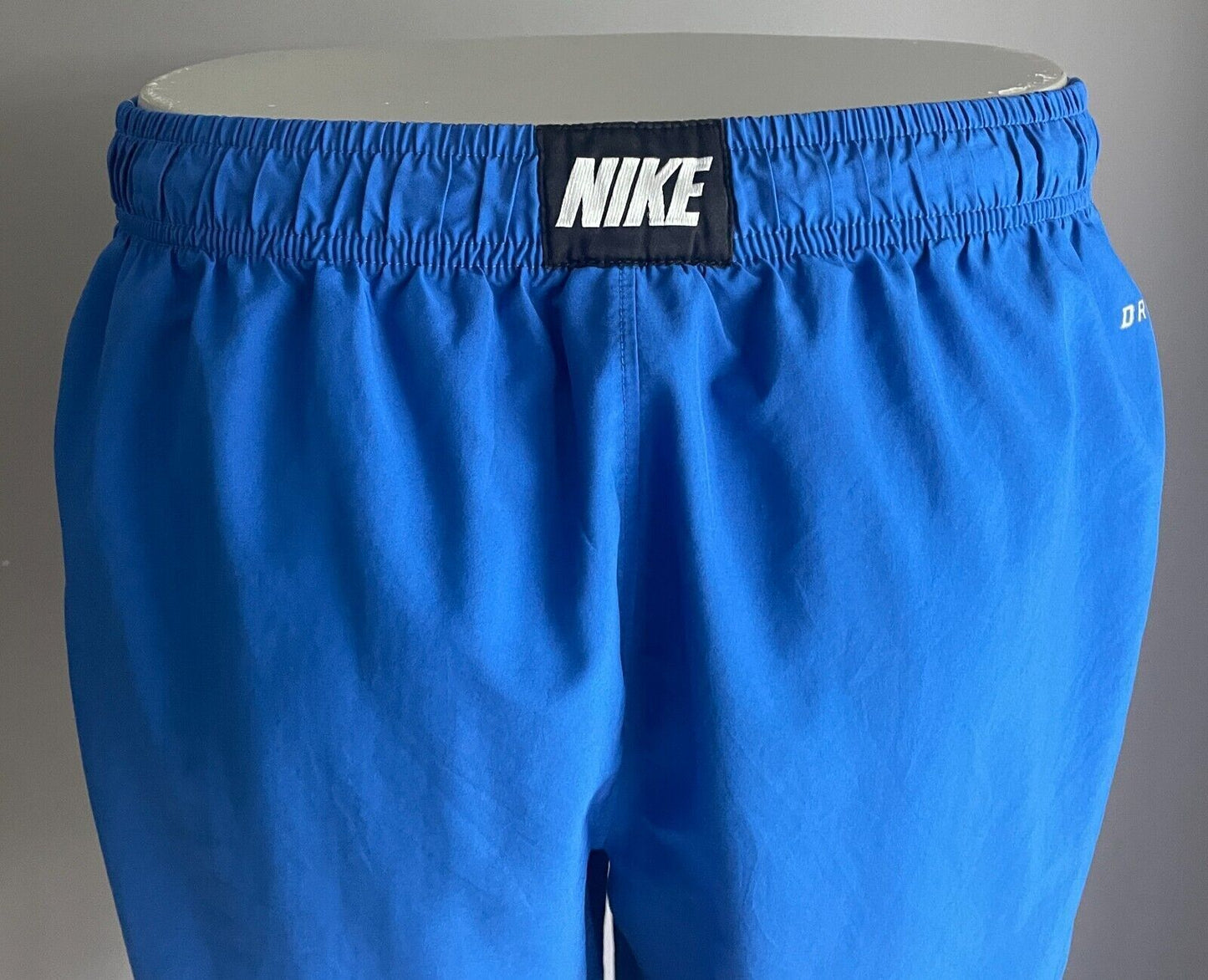 NIKE Training Shorts Elastic Waist Blue w White Trim Mens Size XL Dri-Fit