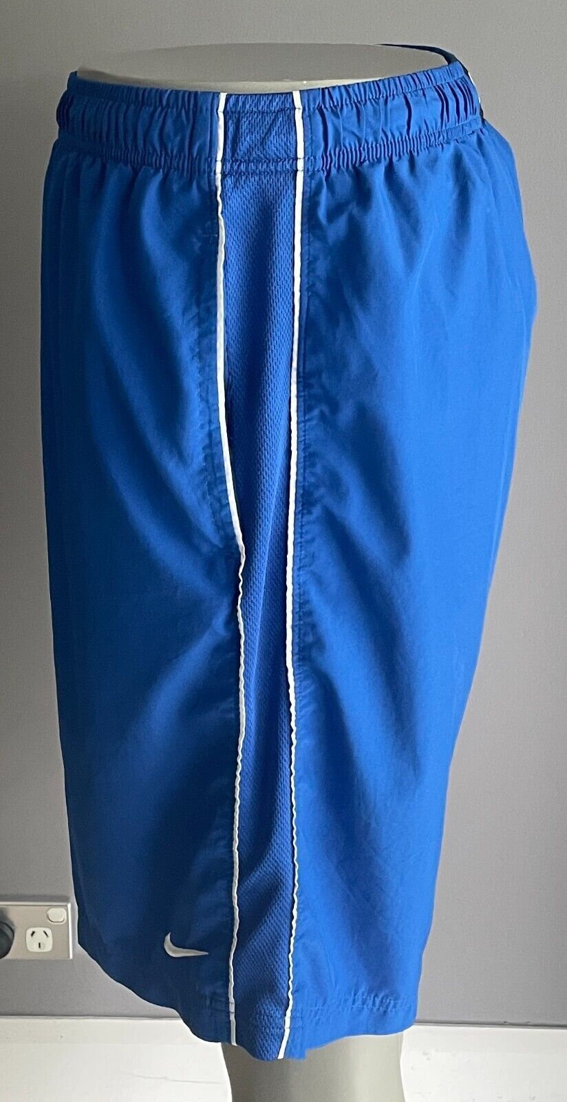 NIKE Training Shorts Elastic Waist Blue w White Trim Mens Size XL Dri-Fit