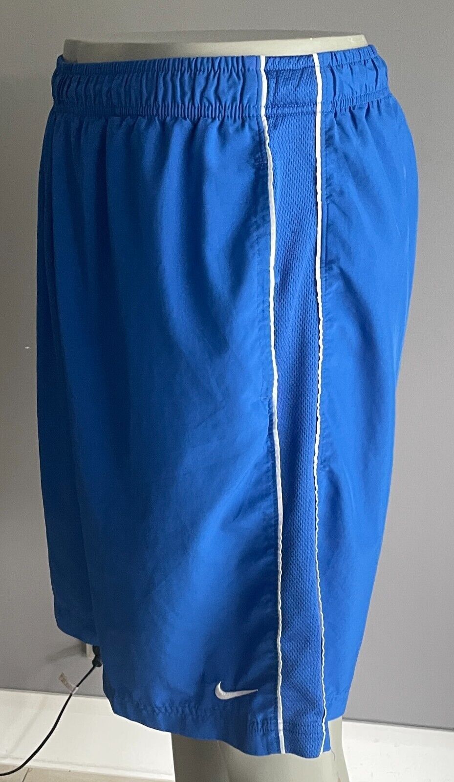 NIKE Training Shorts Elastic Waist Blue w White Trim Mens Size XL Dri-Fit