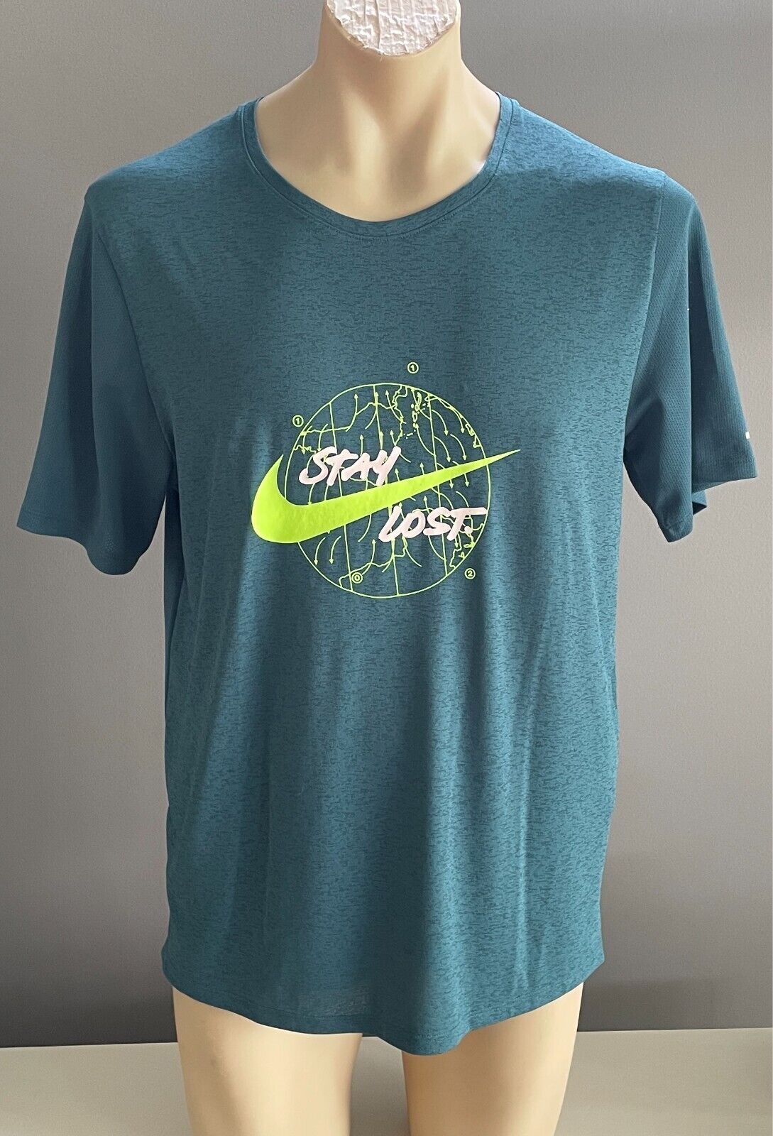 NIKE RUNNING Dri-Fit STAY LOST Green Wild Run Miler Graphic  Top Mens Sz L