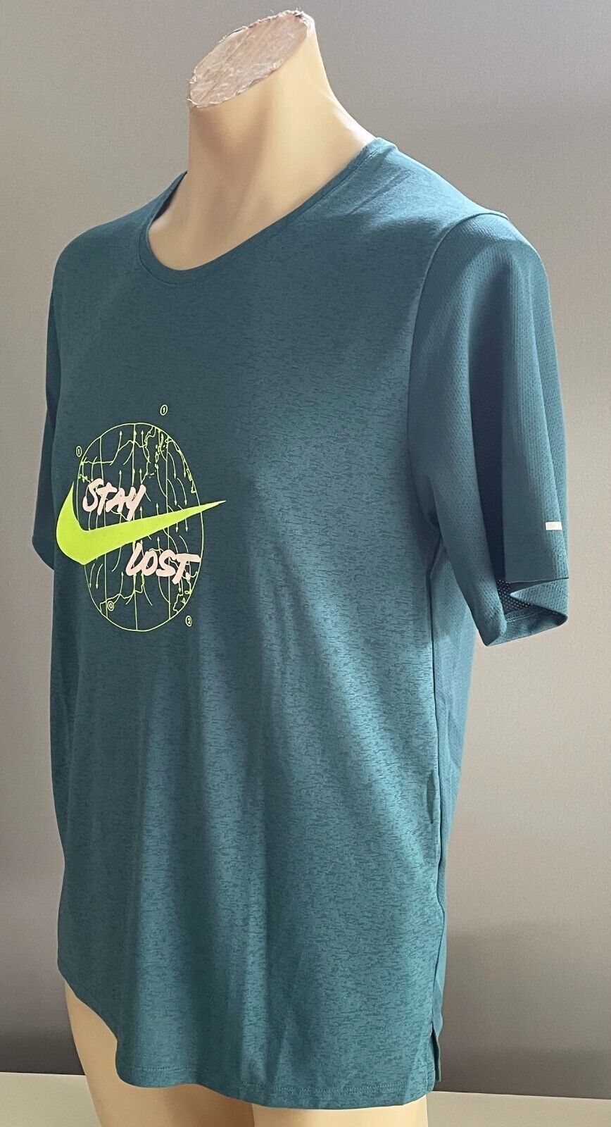 NIKE RUNNING Dri-Fit STAY LOST Green Wild Run Miler Graphic  Top Mens Sz L