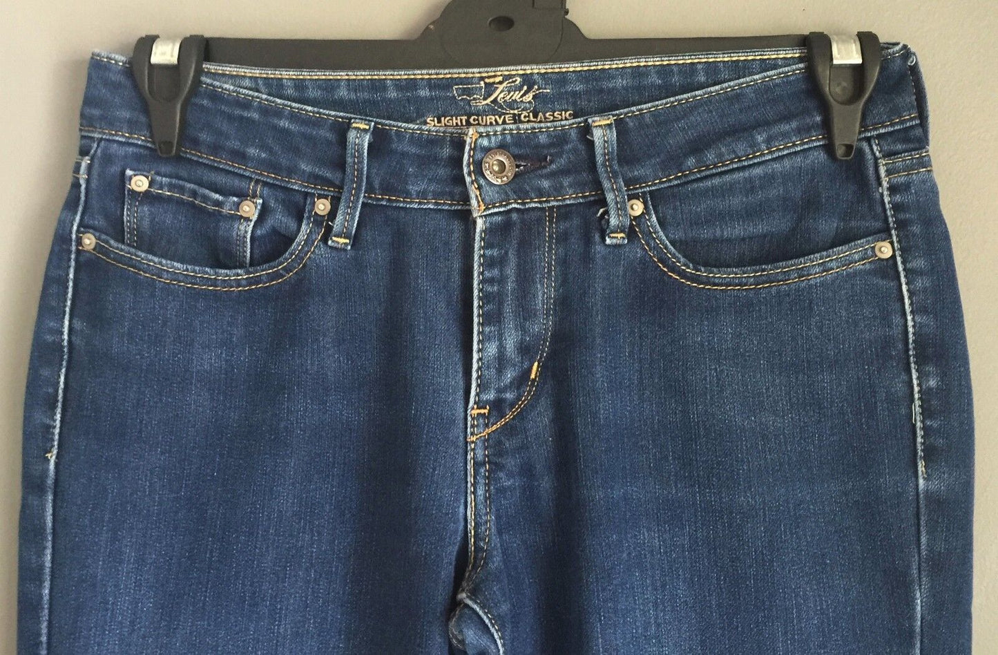 Womens LEVIS Slight Curve Classic Slim Leg Denim Jeans Ladies Size 27cm