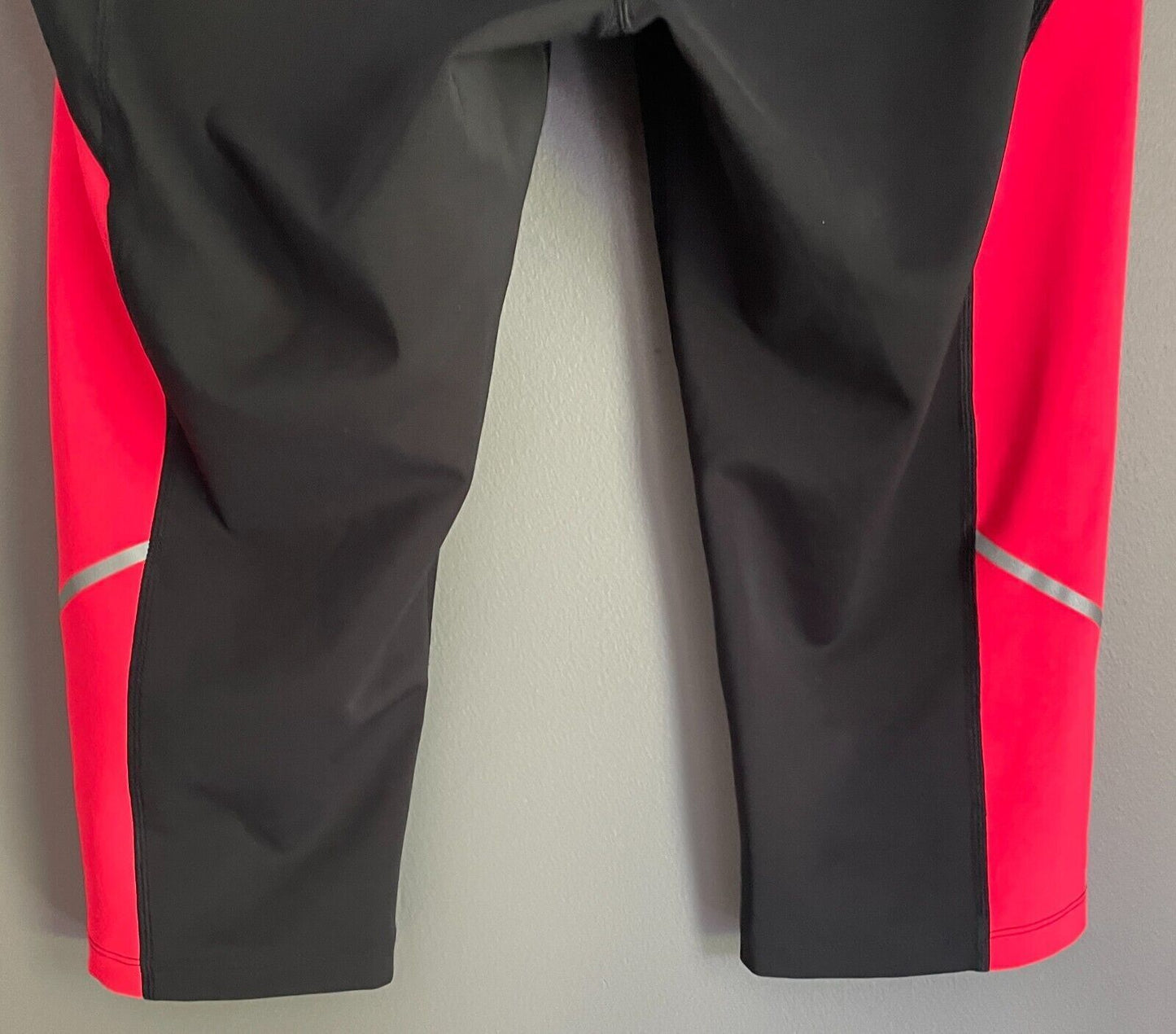 NEW BALANCE NB DRY Leggings Capri Black Neon Running Gym Active Pants L 12 14