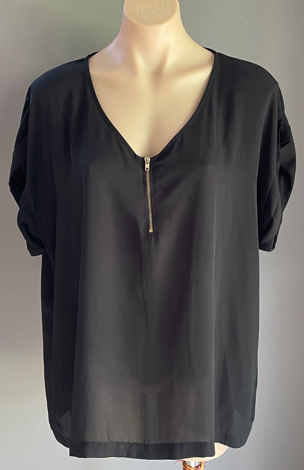 SUPRE Top Black Zip Trim Blouse Size XL Short Cuffed Sleeves Round Neck