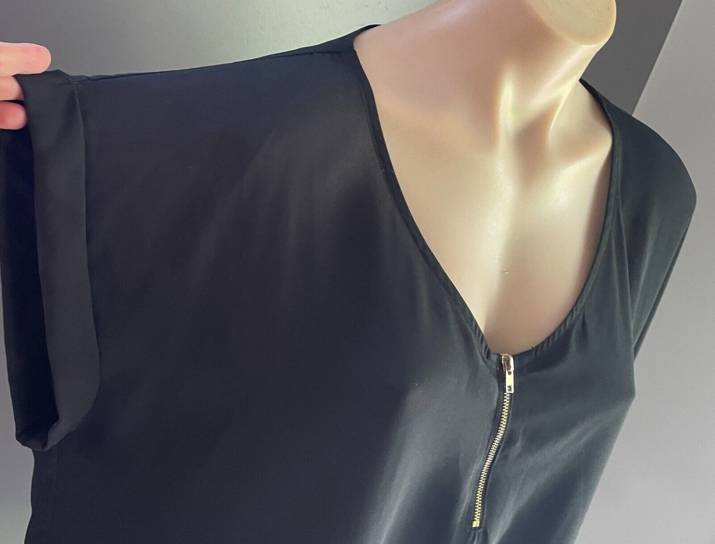 SUPRE Top Black Zip Trim Blouse Size XL Short Cuffed Sleeves Round Neck