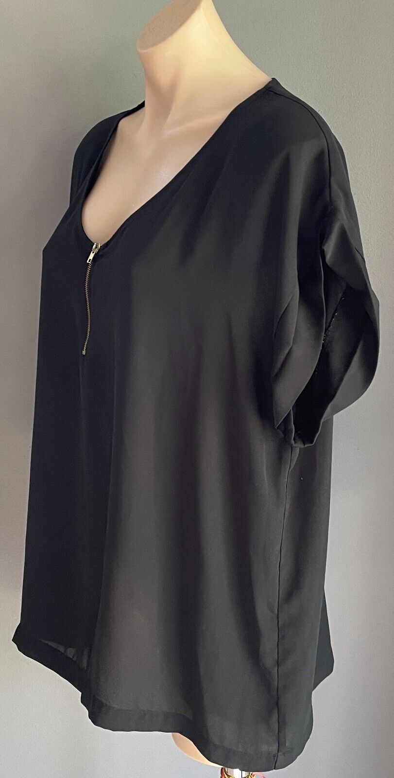 SUPRE Top Black Zip Trim Blouse Size XL Short Cuffed Sleeves Round Neck