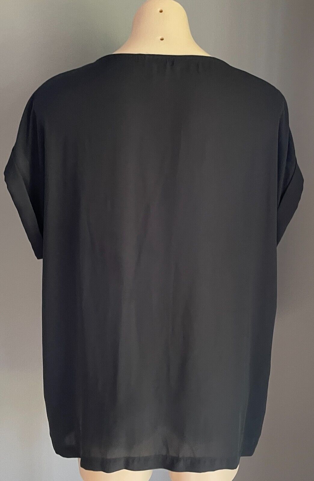 SUPRE Top Black Zip Trim Blouse Size XL Short Cuffed Sleeves Round Neck