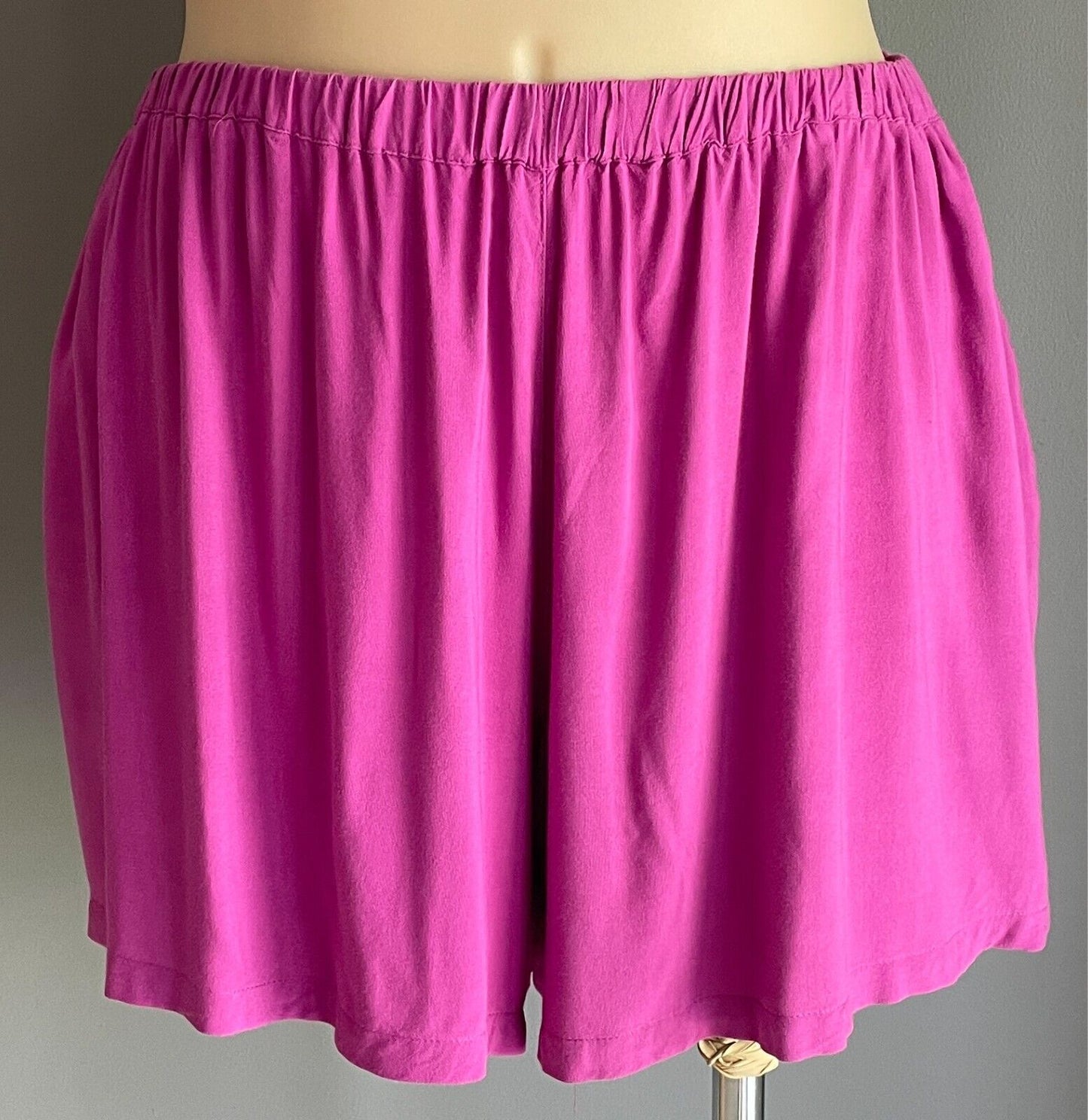 CITY CHIC Shorts Orchid Hot Pink Elastic Waist Relaxed Plus Size M Pockets
