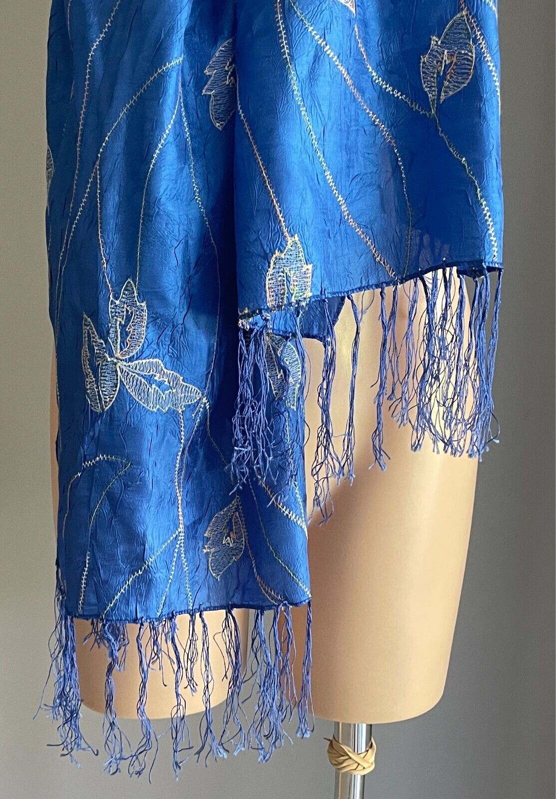 Neck SCARF Blue Wrinkle Fabric Leaf & Decorative Stitching Rectangle Fringe