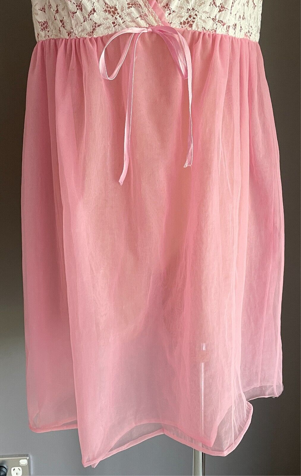 RONDELL LINGERIE Nightie BRI Nylon 1960s Pink White Lace Trim Size 14 Vintage