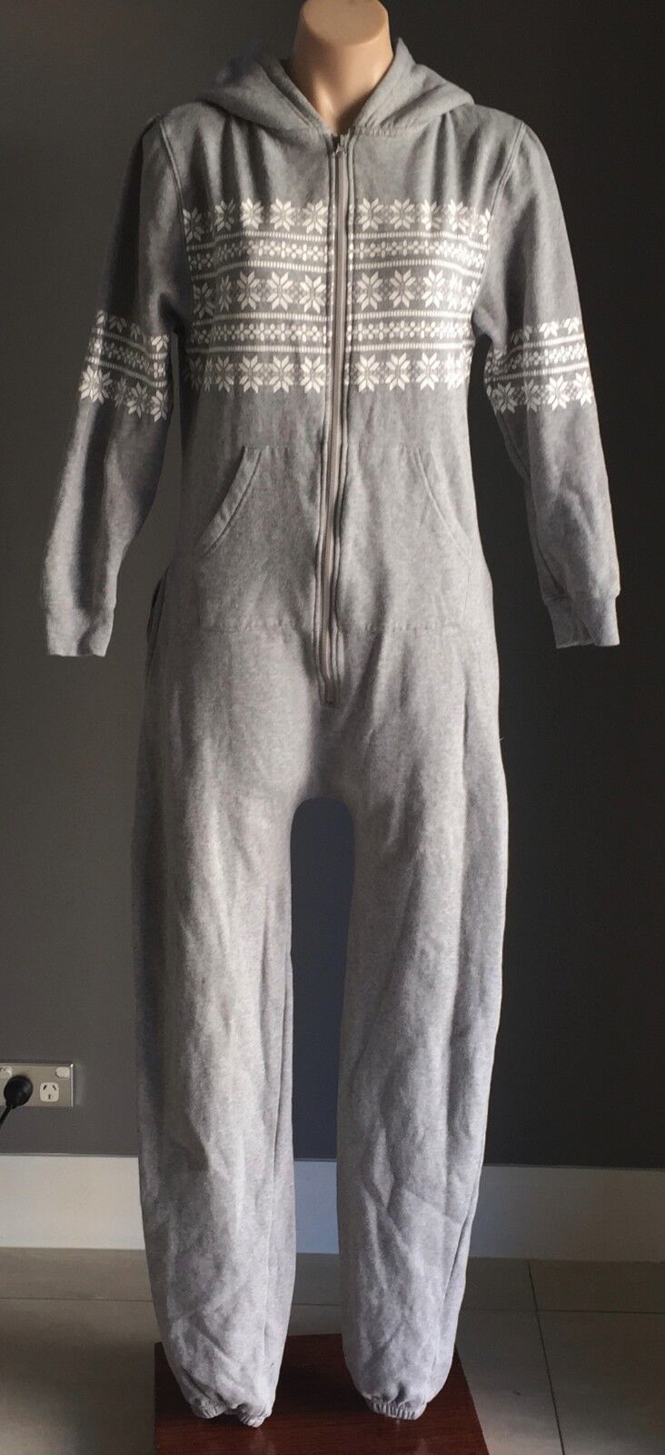 SERRA Jumpsuit Size S 10 All in One Piece Hooded Fleece Grey White Snowflake