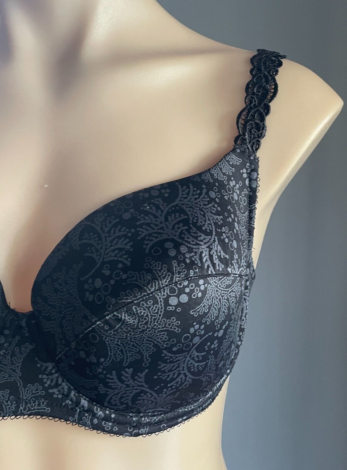 BERLEI Bra Black & Grey Print Classic Balconette Underwire Size 14D Style YXE6