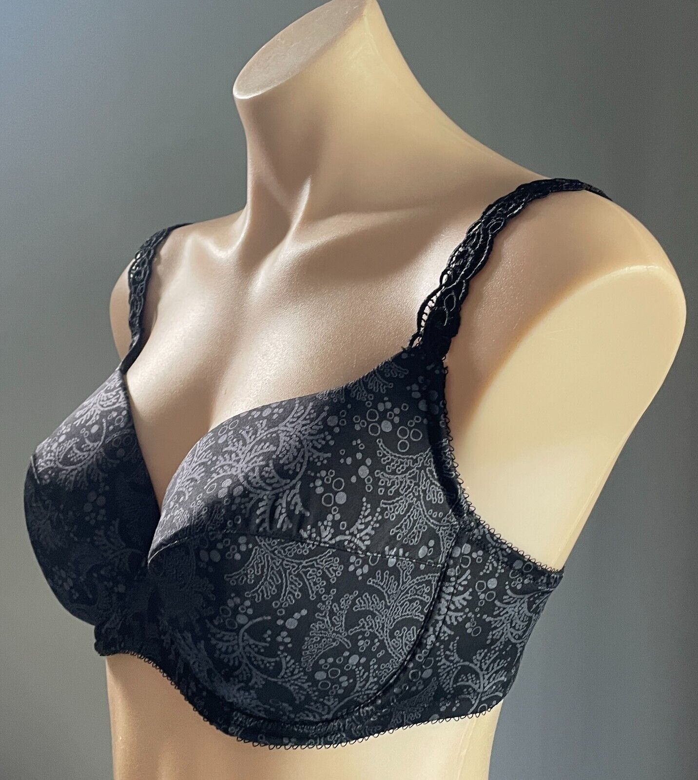 BERLEI Bra Black & Grey Print Classic Balconette Underwire Size 14D Style YXE6