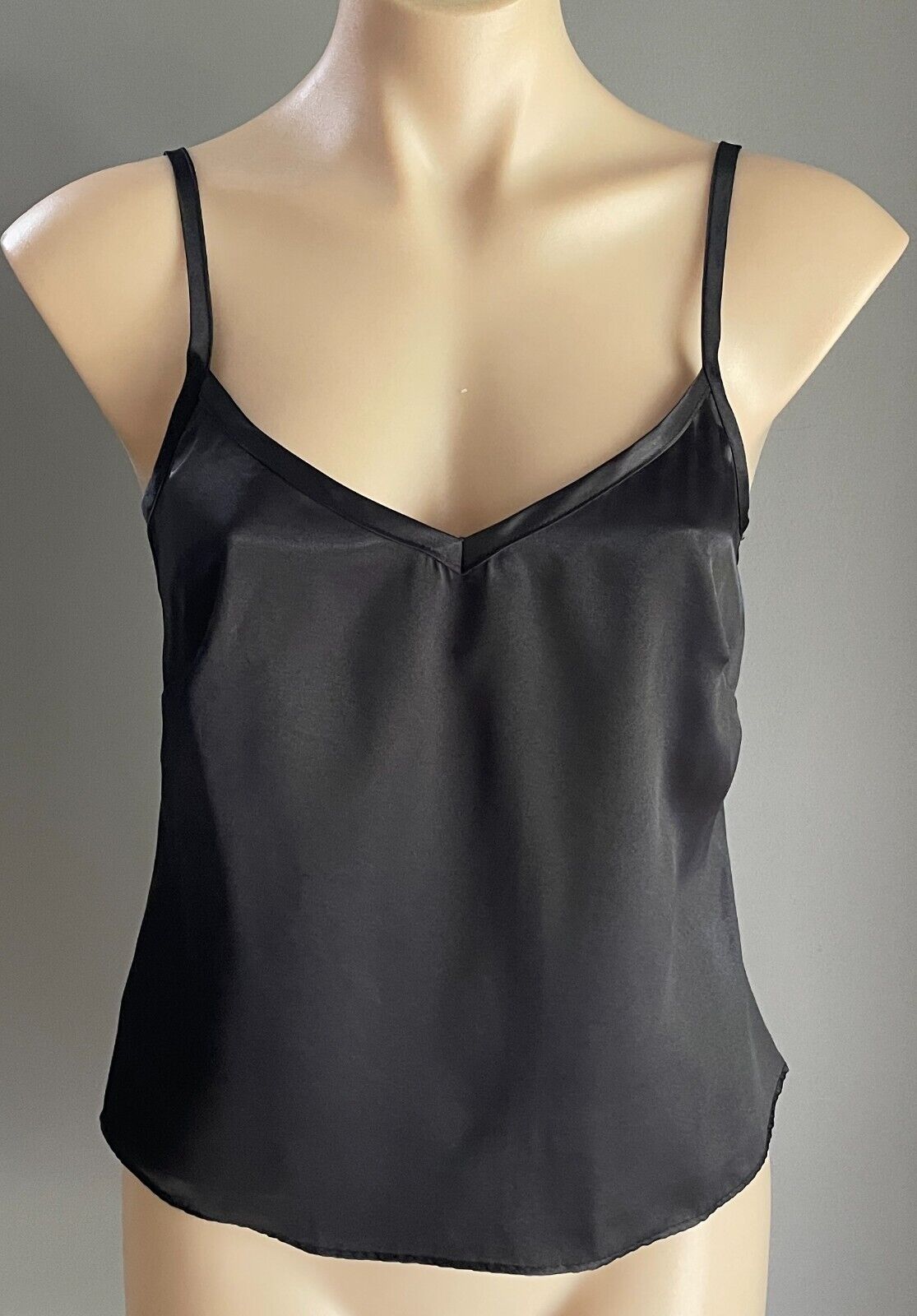 CUE Top Cami Black Satin Sleeveless Camisole Size 10 Super Versatile NEW