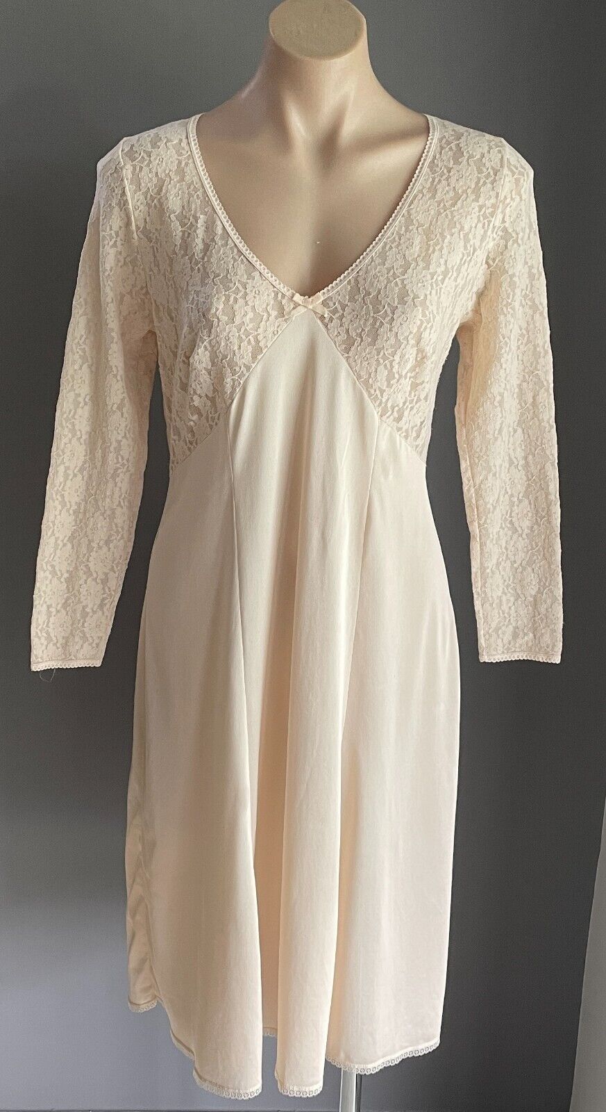 Thermal Petticoat Beige Long Sleeve Stretch Lace Nylon Full Slip Size 18 Vintage