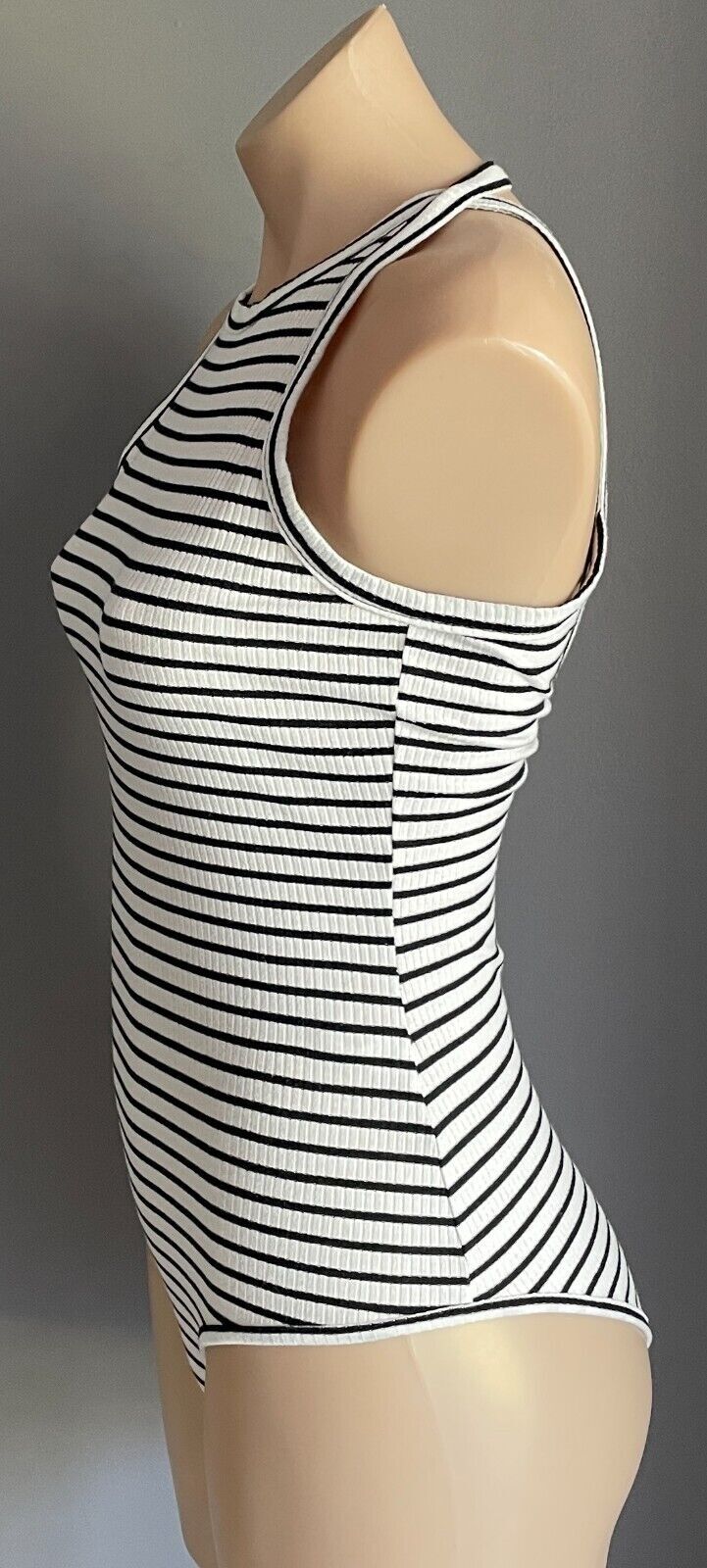 ACEMI Bodysuit White & Black Stripe Sleeveless Scoop Back Stretch Rib Size M 10