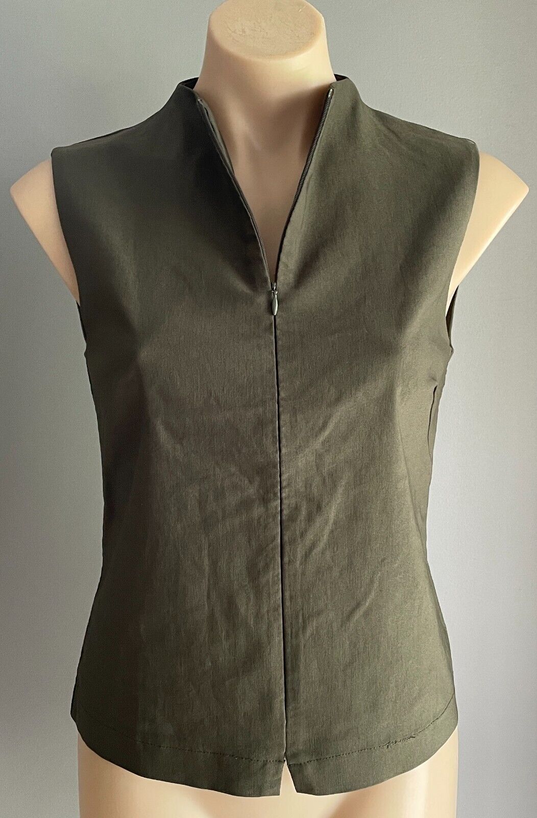 CITY 2000 Khaki Top Sleeveless Invisi Zip Front Stretch Fitted Sz 8 10 Vintage