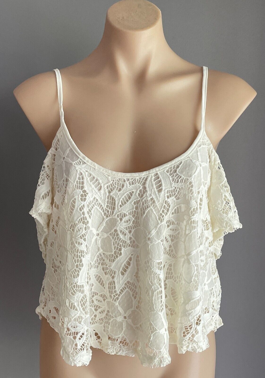 COTTON ON Top Cream Lace Crop Cold Shoulder Short Sleeve Lined Size S 10 NEW